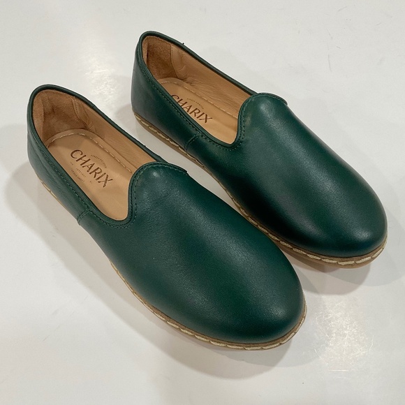 CHARIX Classic Handmade Hunter Green Slip On Flats Size EU 37 Size 7 NWOT - Picture 2 of 7